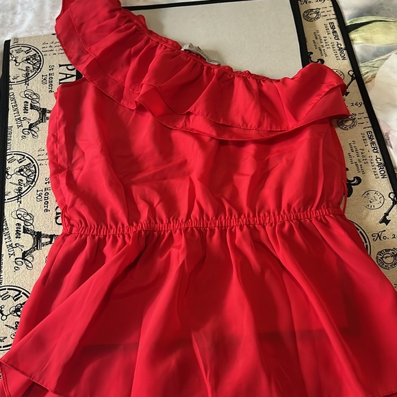 Red Top - Picture 2 of 2